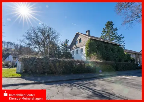 *SPKKM* Außergewöhnliches Einfamilienhaus mit viel Potenzial in zentraler Lage von Meinerzhagen!