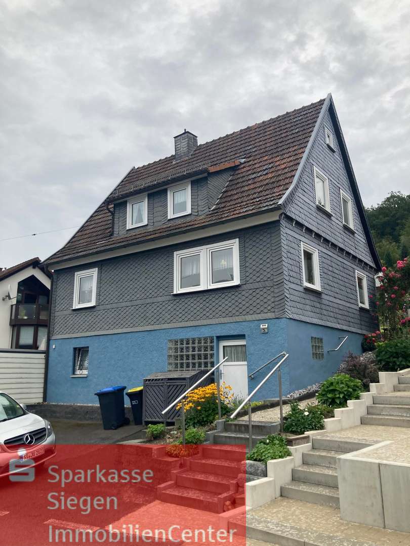 Straßenansicht - Einfamilienhaus in 57074 Siegen mit 118m² kaufen