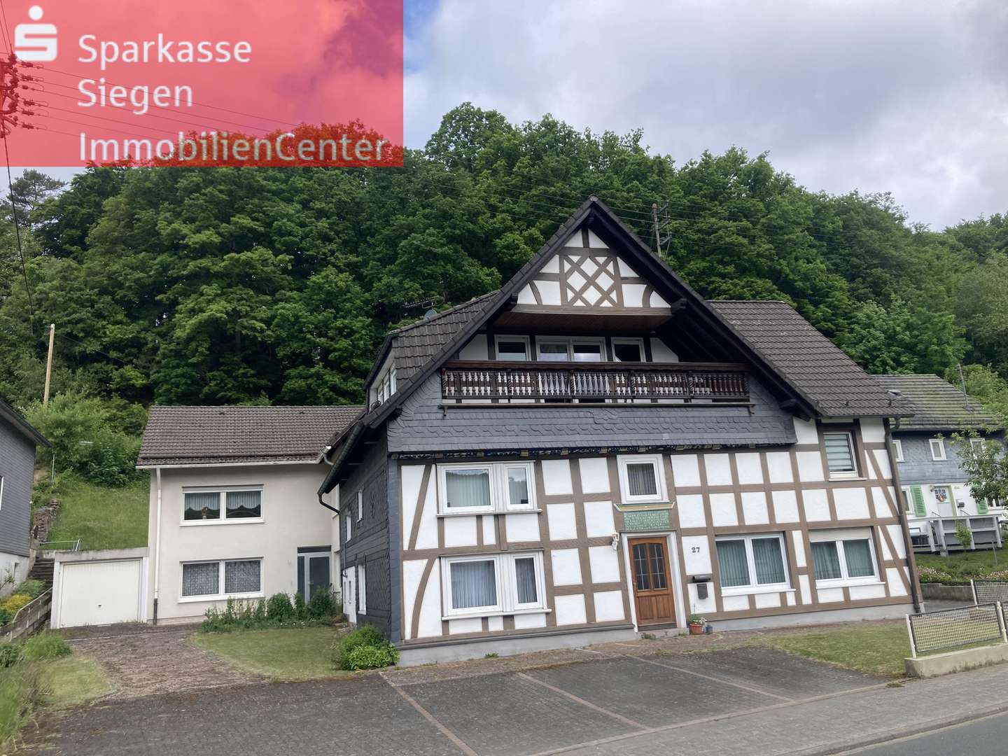 Straßenansicht Straßenansicht - Zweifamilienhaus in 57250 Netphen mit 363m² kaufen