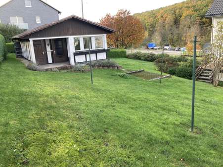 Gartenhütte und Wiesengrundstück - Doppelhaushälfte in 57072 Siegen mit 170m² kaufen