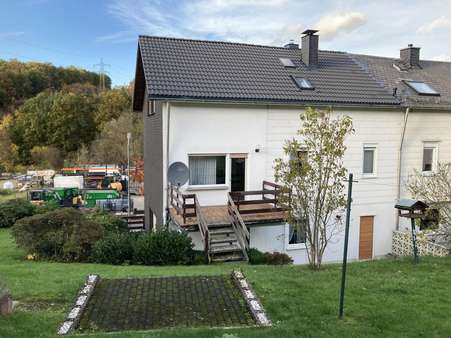 Rückseite /Gartenzugang - Doppelhaushälfte in 57072 Siegen mit 170m² kaufen