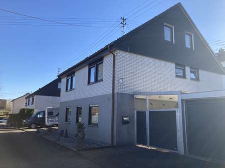 Straßenansicht - Einfamilienhaus in 57223 Kreuztal mit 150m² kaufen