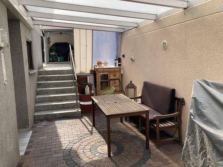 Zugang / Terrasse ELW - Einfamilienhaus in 57223 Kreuztal mit 150m² kaufen