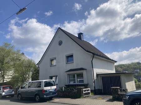 Straßenansicht - Einfamilienhaus in 57072 Siegen mit 154m² kaufen
