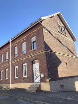 Seitenansicht - Doppelhaushälfte in 57080 Siegen mit 124m² kaufen