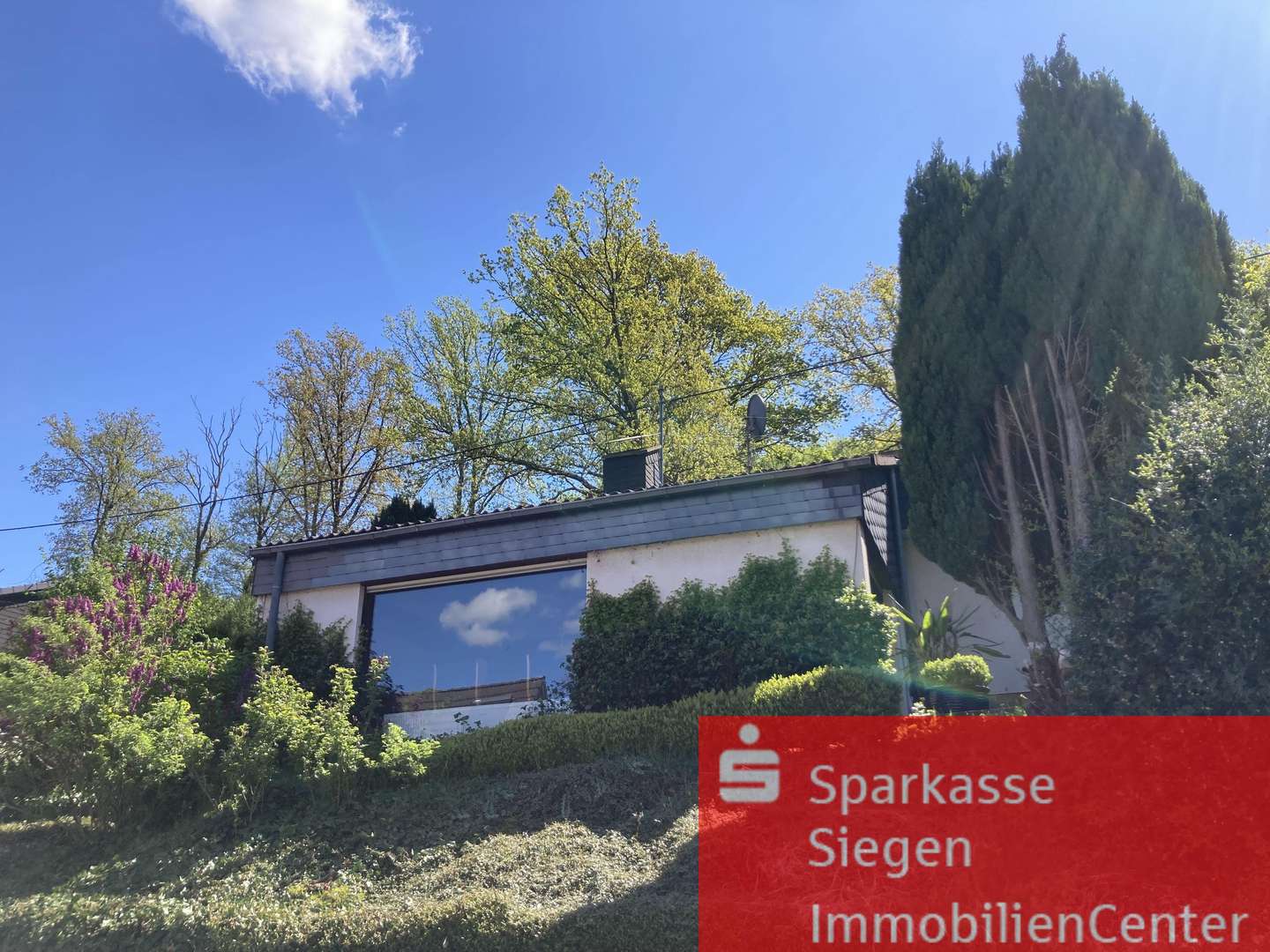 Straßenansicht Straßenansicht - Einfamilienhaus in 57234 Wilnsdorf mit 145m² kaufen