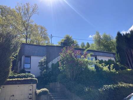 Straßenansicht 2 Straßenansicht 2 - Einfamilienhaus in 57234 Wilnsdorf mit 145m² kaufen