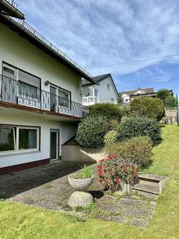 Garten und Balkon - Zweifamilienhaus in 57271 Hilchenbach mit 274m² kaufen