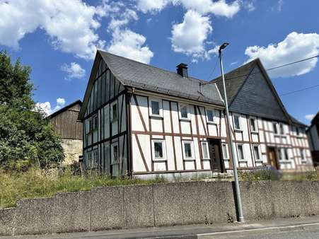 Doppelhaushälfte Doppelhaushälfte - Doppelhaushälfte in 57271 Hilchenbach mit 128m² kaufen
