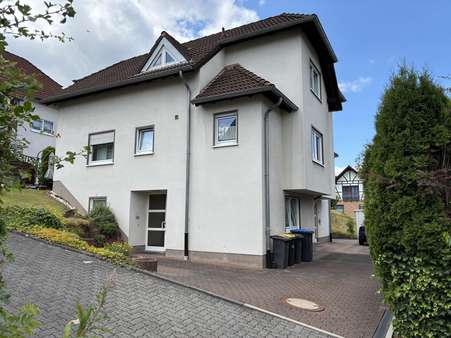 Einfahrt Einfahrt - Doppelhaushälfte in 57078 Siegen mit 110m² kaufen