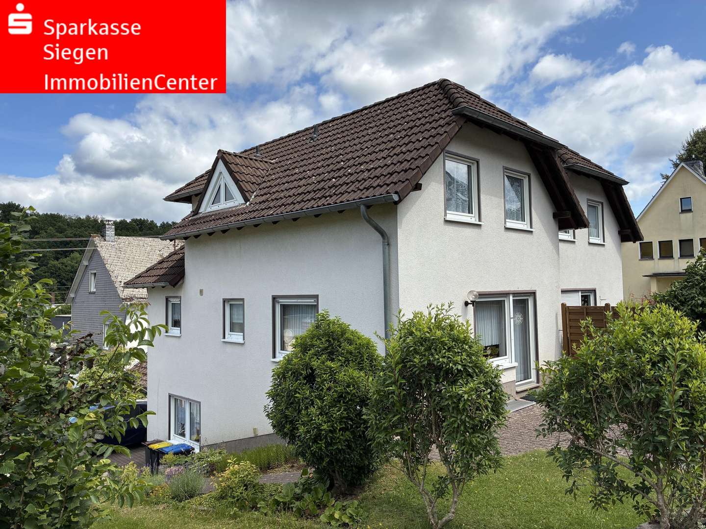Seitenansicht Seitenansicht - Doppelhaushälfte in 57078 Siegen mit 110m² kaufen