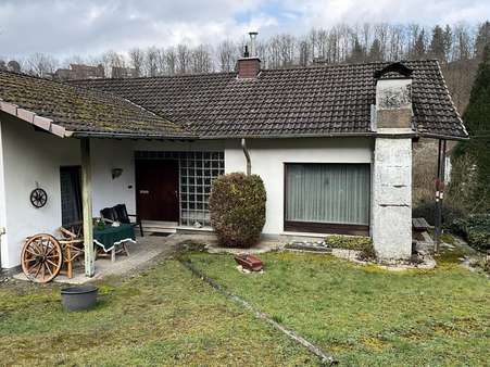 Winkelbungalow im Dornröschenschlaf - Einfamilienhaus in 57080 Siegen mit 127m² kaufen