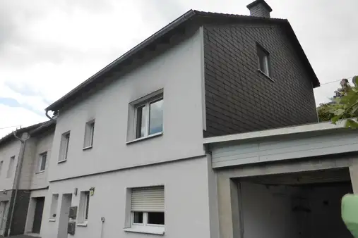 Vollvermietetes Zweifamilienhaus in ruhiger Lage von Freudenberg-Alchen