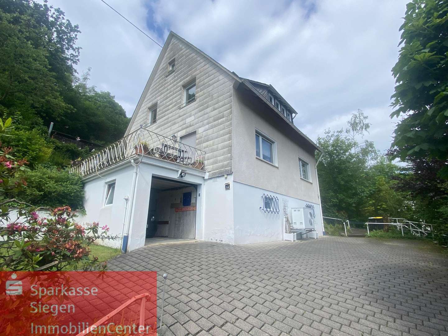Ruhe und dennoch viel Platz Ruhe und dennoch viel Platz - Zweifamilienhaus in 57080 Siegen mit 135m² kaufen