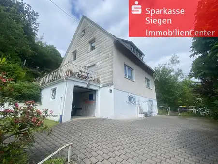 Teilweise modernisiertes Ein-/ Zweifamilienhaus mit Wärmepumpe in Siegen-Eiserfeld * Sonne & Ruhe *