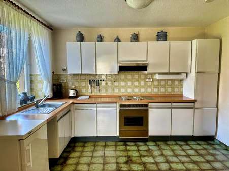 Küche im Erdgeschoss - Einfamilienhaus in 57223 Kreuztal mit 135m² kaufen