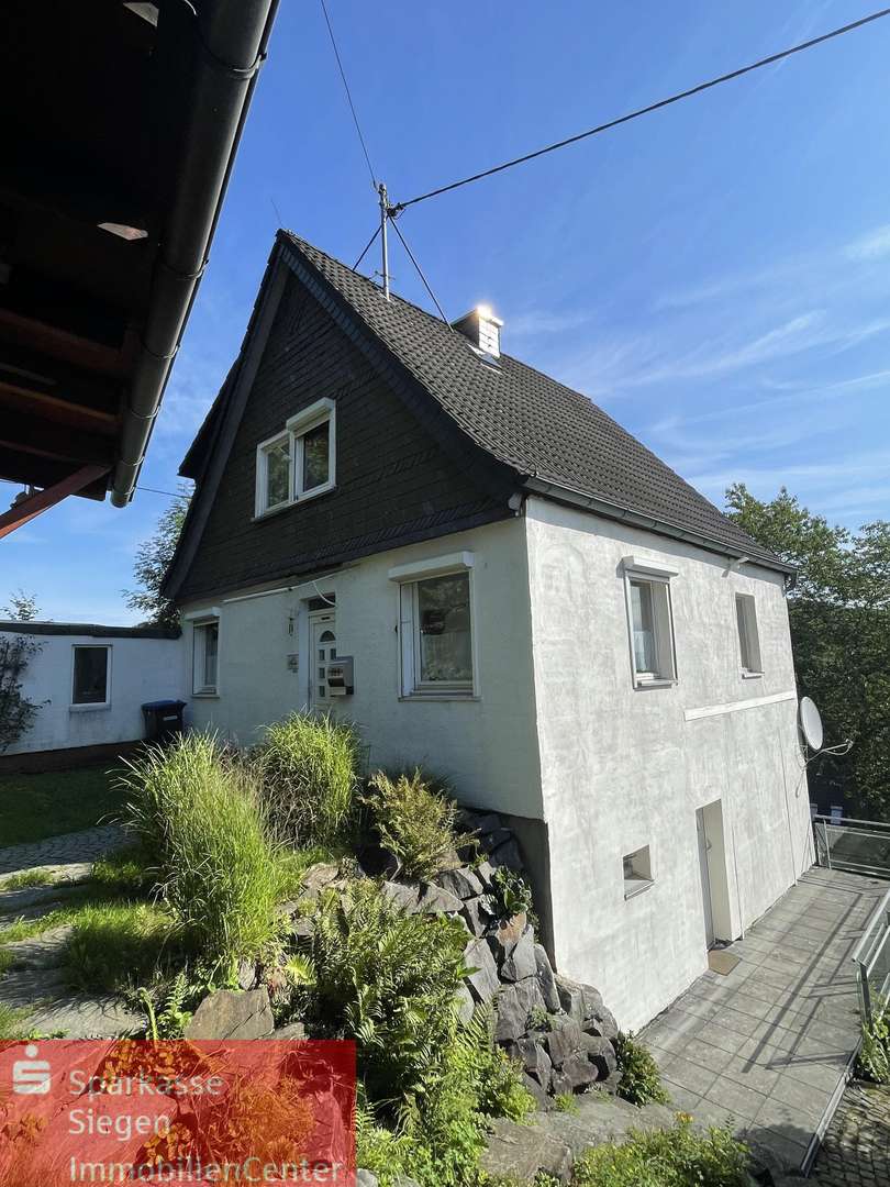 Strassenansicht Strassenansicht - Einfamilienhaus in 57072 Siegen mit 129m² kaufen