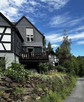 seitliche Ansicht - Einfamilienhaus in 57548 Kirchen mit 122m² kaufen