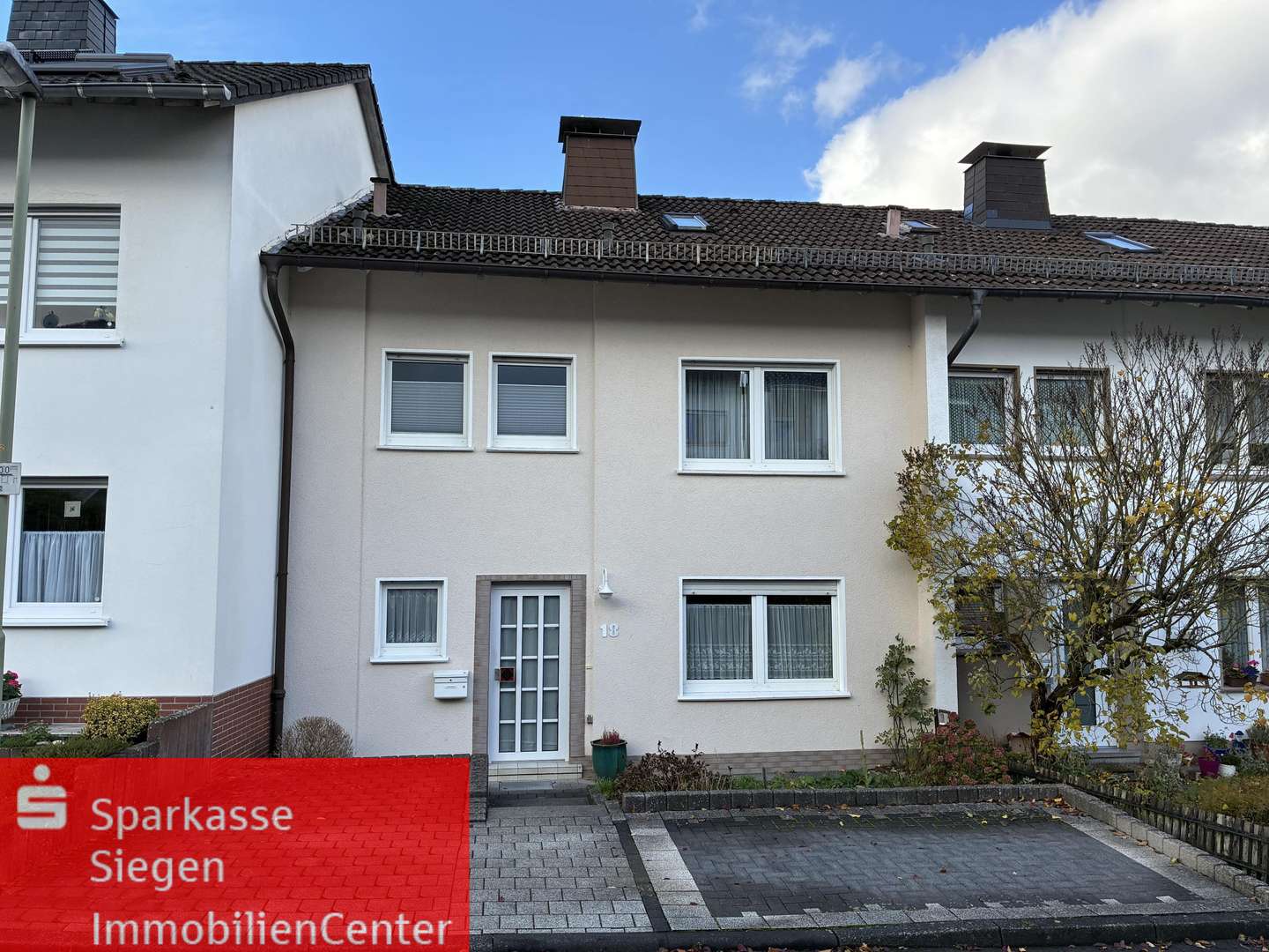Ansicht von der Straße Ansicht von der Straße - Reihenmittelhaus in 57074 Siegen mit 115m² kaufen