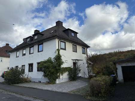 Straßenansicht 2 Straßenansicht 2 - Doppelhaushälfte in 57074 Siegen mit 118m² kaufen