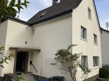 Hauseingang - Einfamilienhaus in 57078 Siegen mit 120m² günstig kaufen