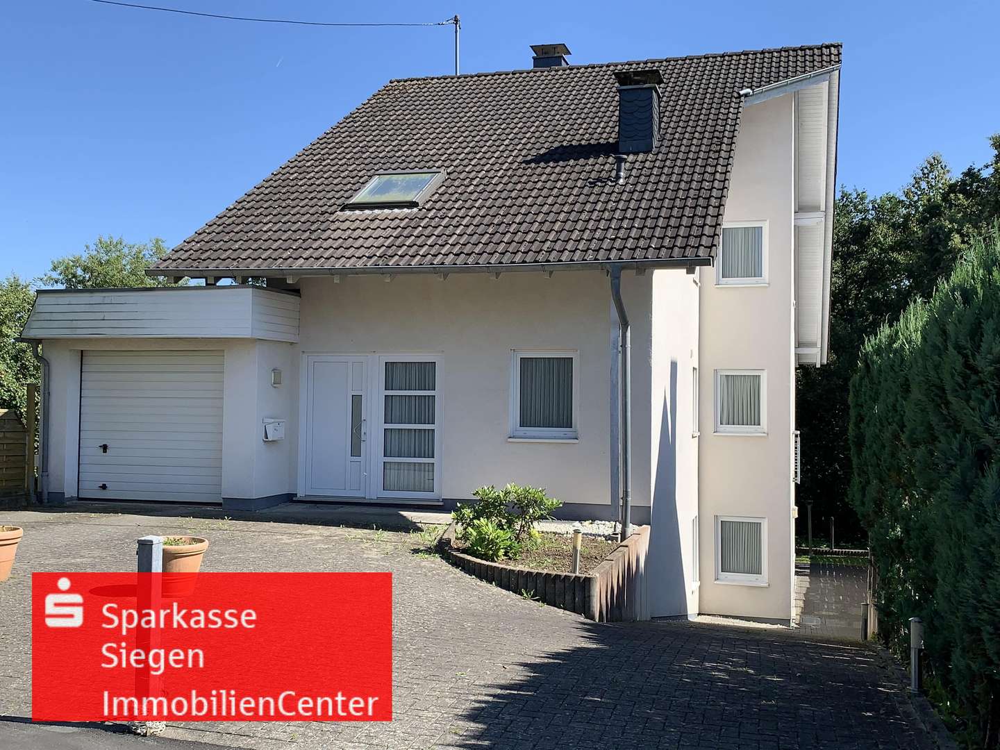 Hausansicht Straßenseite - Einfamilienhaus in 57074 Siegen mit 196m² kaufen