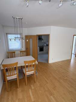 gemütlicher Essbereich mit Zugang zur Küche gemütlicher Essbereich mit Zugang zur Küche - Einfamilienhaus in 57074 Siegen mit 196m² kaufen