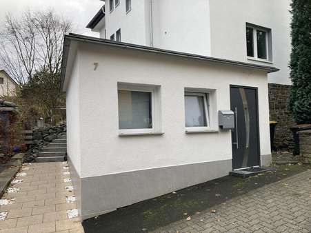 Eingang zum Apartment - Mehrfamilienhaus in 57072 Siegen mit 200m² als Kapitalanlage kaufen