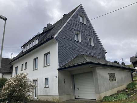 Straßenansicht III - Zweifamilienhaus in 57250 Netphen mit 147m² günstig kaufen