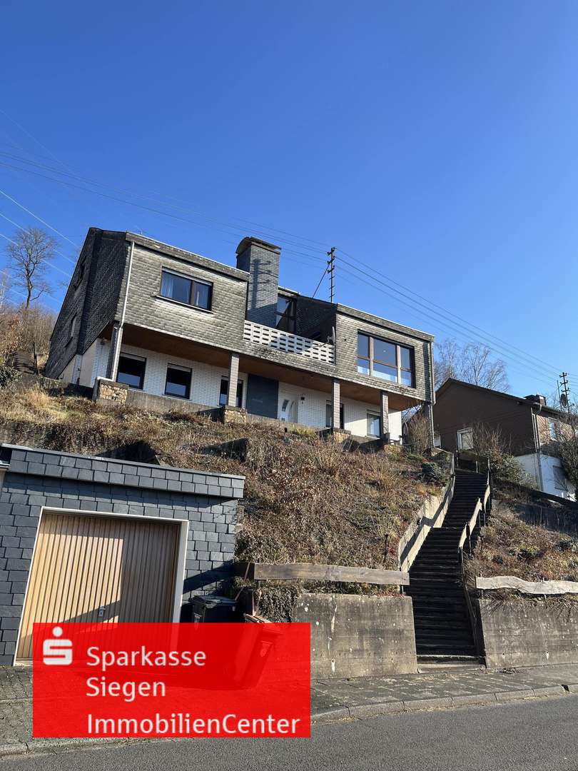 Straßenansicht Straßenansicht - Einfamilienhaus in 57080 Siegen mit 126m² kaufen