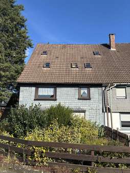 Frontansicht Frontansicht - Zweifamilienhaus in 57223 Kreuztal mit 205m² kaufen