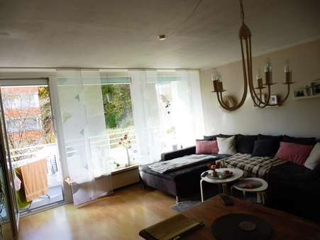 Wohn-/Esszimmer mit Zugang zum Balkon - Etagenwohnung in 57072 Siegen mit 85m² kaufen
