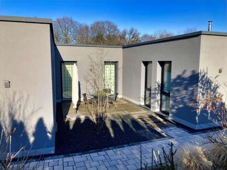 Geschützter Innenhof - Bungalow in 57258 Freudenberg mit 133m² kaufen