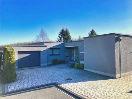 Zeitlos moderne Architektur - Bungalow in 57258 Freudenberg mit 133m² kaufen