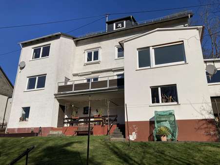 Gartenansicht - Zweifamilienhaus in 57072 Siegen mit 199m² kaufen