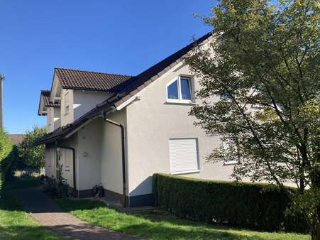 Hauseingang 6-Parteienhaus - Dachgeschosswohnung in 57271 Hilchenbach mit 74m² kaufen