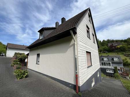 Seitenansicht - Einfamilienhaus in 57290 Neunkirchen mit 150m² kaufen
