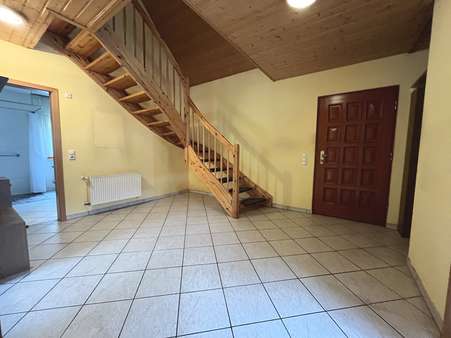 Eingangsflur Erdgeschoss Eingangsflur Erdgeschoss - Einfamilienhaus in 57290 Neunkirchen mit 77m² kaufen