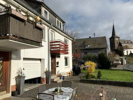 idyllische Lage im historischen Ortskern - Zweifamilienhaus in 57299 Burbach mit 127m² kaufen