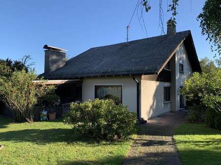 Außenaufnahme - Zweifamilienhaus in 57299 Burbach mit 218m² kaufen