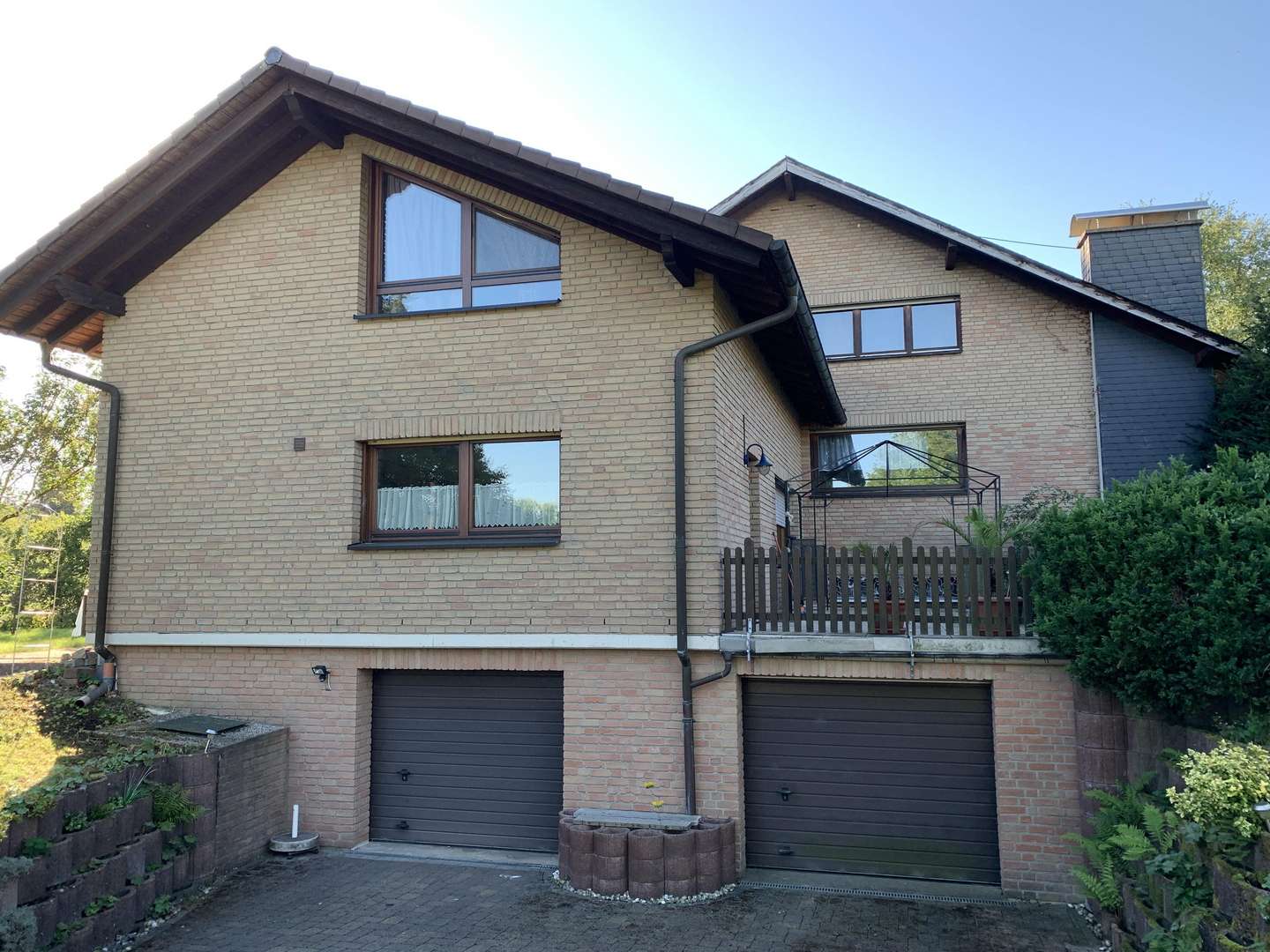 Außenaufnahme - Zweifamilienhaus in 57299 Burbach mit 218m² kaufen