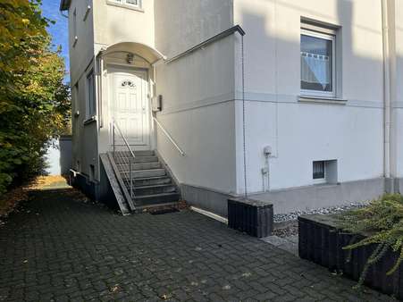 Hauseingang Hauseingang - Doppelhaushälfte in 57078 Siegen mit 162m² kaufen