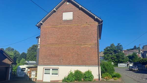 Seitenansicht - Einfamilienhaus in 57290 Neunkirchen mit 169m² kaufen