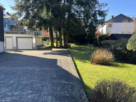 Grundstück mit Garage - Zweifamilienhaus in 57290 Neunkirchen mit 238m² kaufen