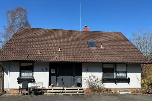 Außenansicht - Einfamilienhaus in 57334 Bad Laasphe mit 161m² kaufen