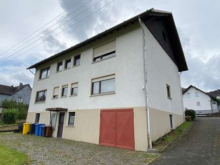 Ansicht aus dem Garten - Zweifamilienhaus in 57334 Bad Laasphe mit 241m² kaufen