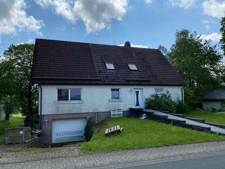 Straßenansicht - Einfamilienhaus in 57339 Erndtebrück mit 185m² kaufen