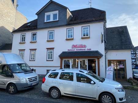 Straßenansicht Straßenansicht - Mehrfamilienhaus in 57334 Bad Laasphe mit 140m² kaufen