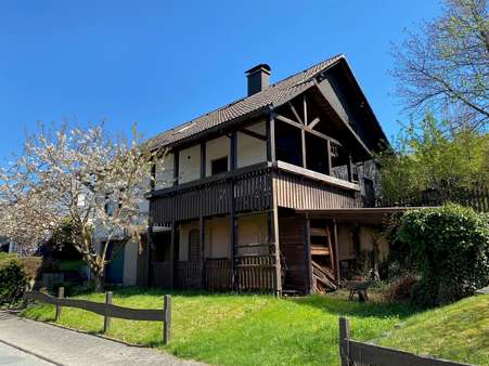 Straßenansicht Straßenansicht - Einfamilienhaus in 57319 Bad Berleburg mit 144m² kaufen