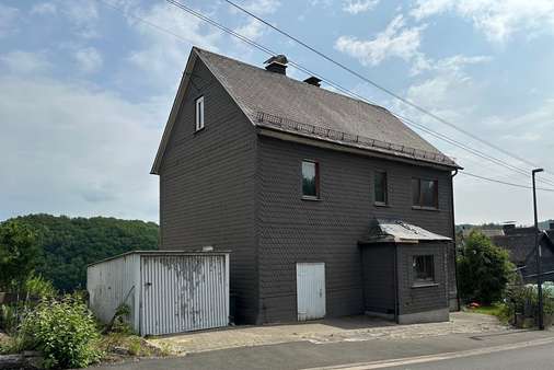 Straßenansicht Straßenansicht - Einfamilienhaus in 57334 Bad Laasphe mit 137m² kaufen